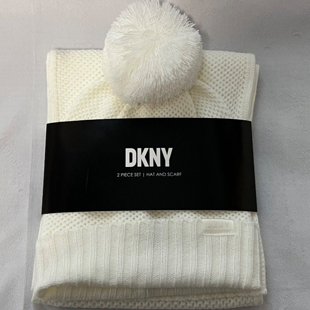 New DKNY Ladies Scarf Set